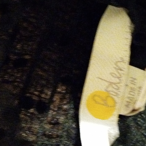 BODEN TULLED SLEEVE BLACK SEMI FITTED SMOCKED DRESS SIZE 8 NWT - Picture 3 of 13